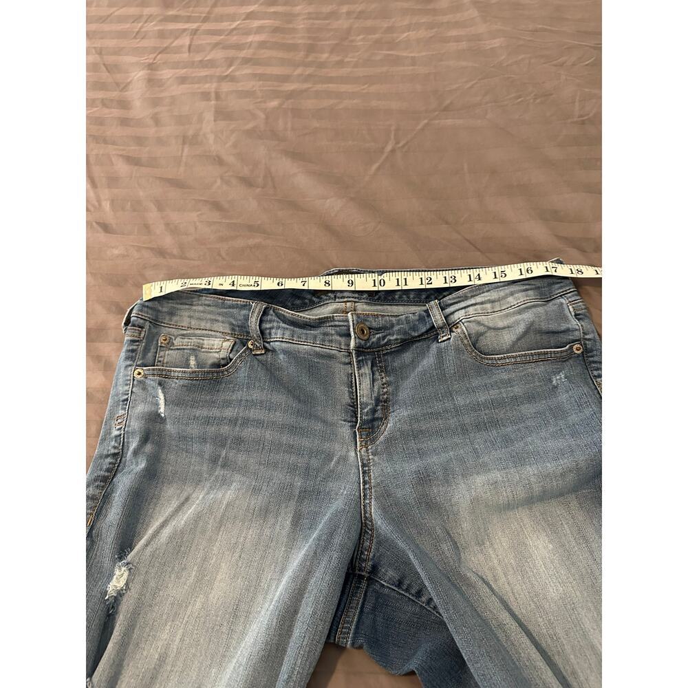 Torrid Cropped Raw Hem Distressed Jeans 16 - Picture 13 of 16